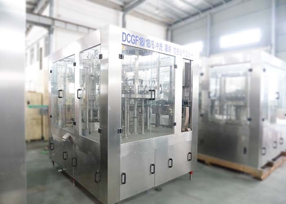 China Bebida plástica Carbonator DCGF24-24-8 do equipamento do engarrafamento de soda da pequena escala da garrafa fornecedor