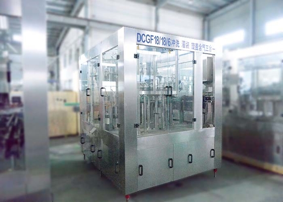 China Capsulador carbonatado 3 do enchimento de Rinser da máquina de enchimento da bebida do dióxido de carbono em 1 fornecedor