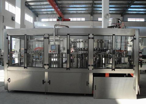 China máquina de enchimento da bebida 3000BPH, equipamento de engarrafamento carbonatado da bebida com CE fornecedor