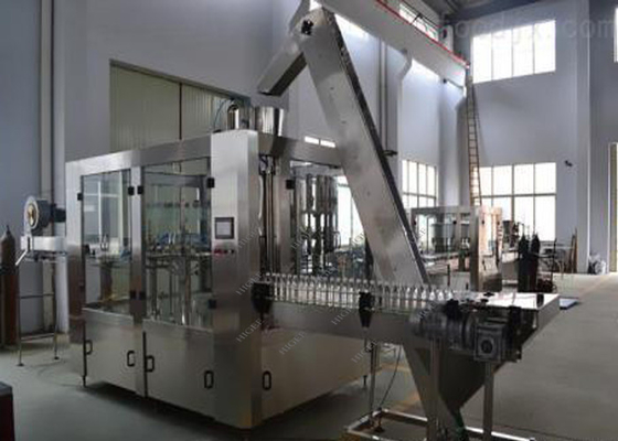 China Engarrafamento semi automático da bebida e estabilidade alta tampando da máquina  fornecedor