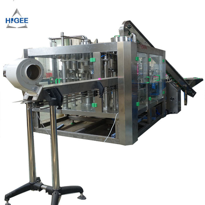 China Máquina de engarrafamento automática Bph 1800 de XGF 12-12-4 para um ISO 9001 de 5000 Ml fornecedor
