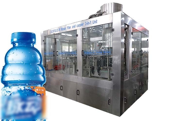 China A máquina de engarrafamento plástica pequena automática carbonatou o equipamento de enchimento do refresco/bebida fornecedor