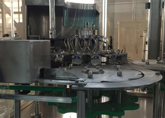 China A máquina de enchimento automática da cerveja, Craft o equipamento de engarrafamento da cerveja industrial com CE fornecedor