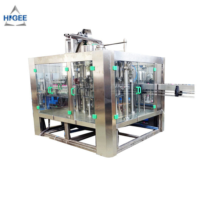 China Máquina de enchimento da água potável da precisão alta/3 em 1 máquina de enchimento líquida fornecedor